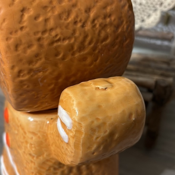 VINTAGE PRE OWNED GINGERBREAD MAN COOKIE JAR 9.5" TALL SHREK GINGERBREAD MAN - Picture 6 of 15